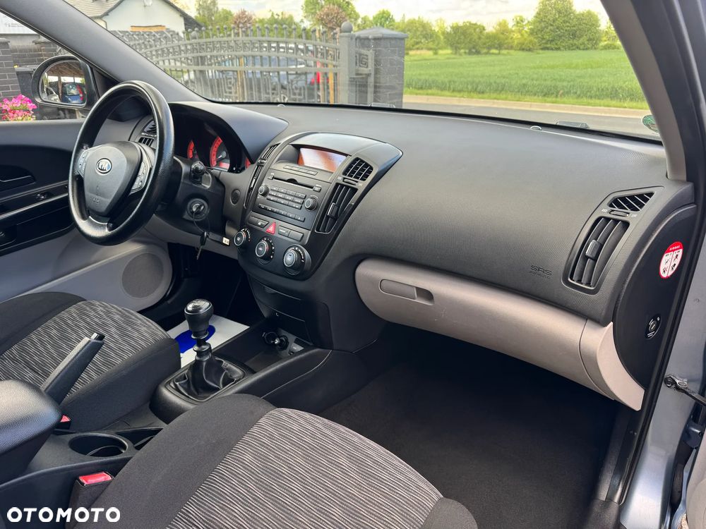 Kia Ceed 1.4 Comfort - 14