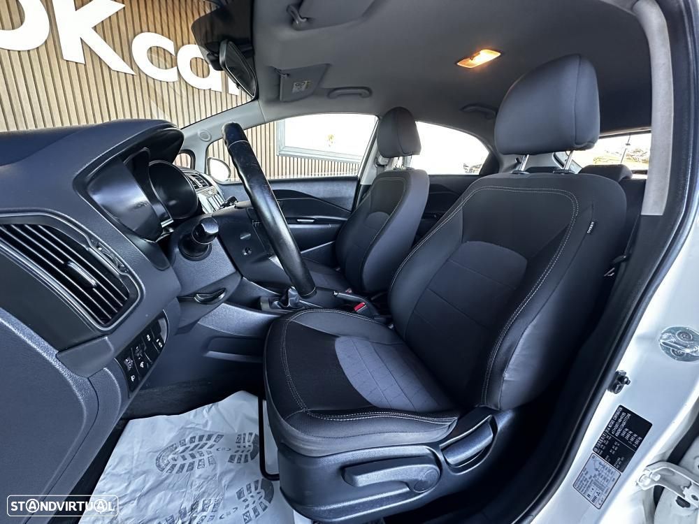 Kia Rio 1.1 CRDi EX - 19