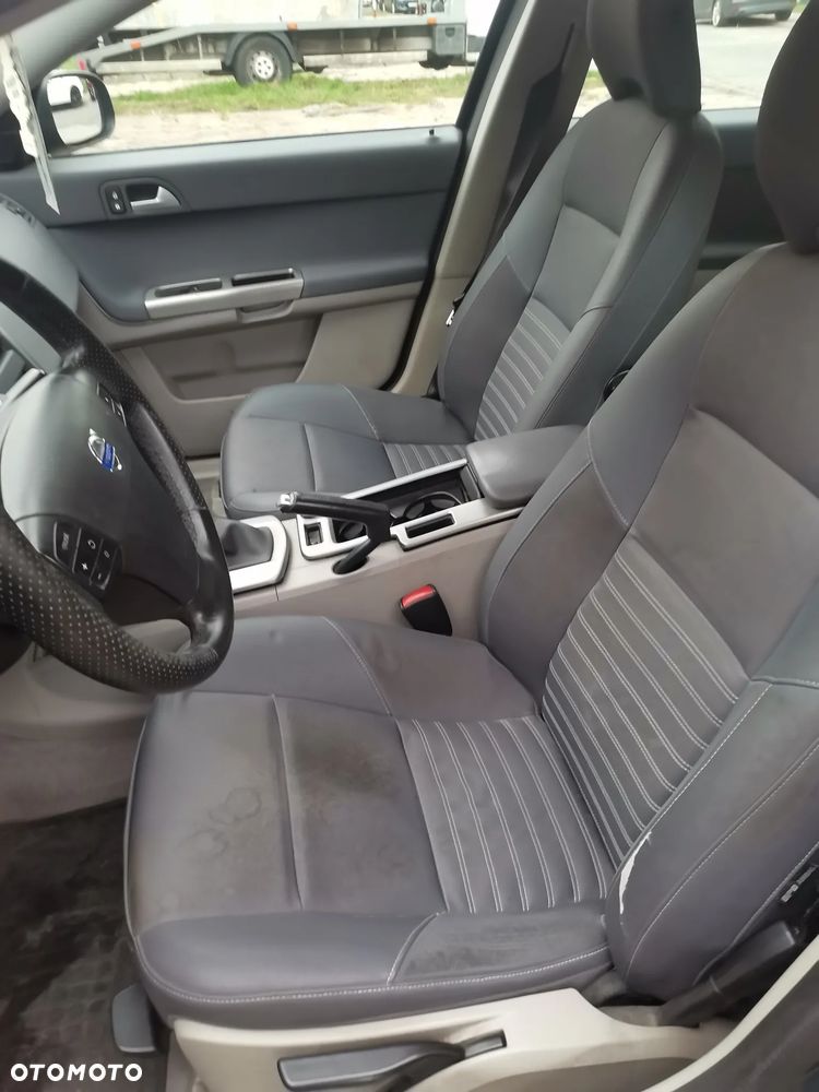 Volvo V50 2.0D Momentum - 7
