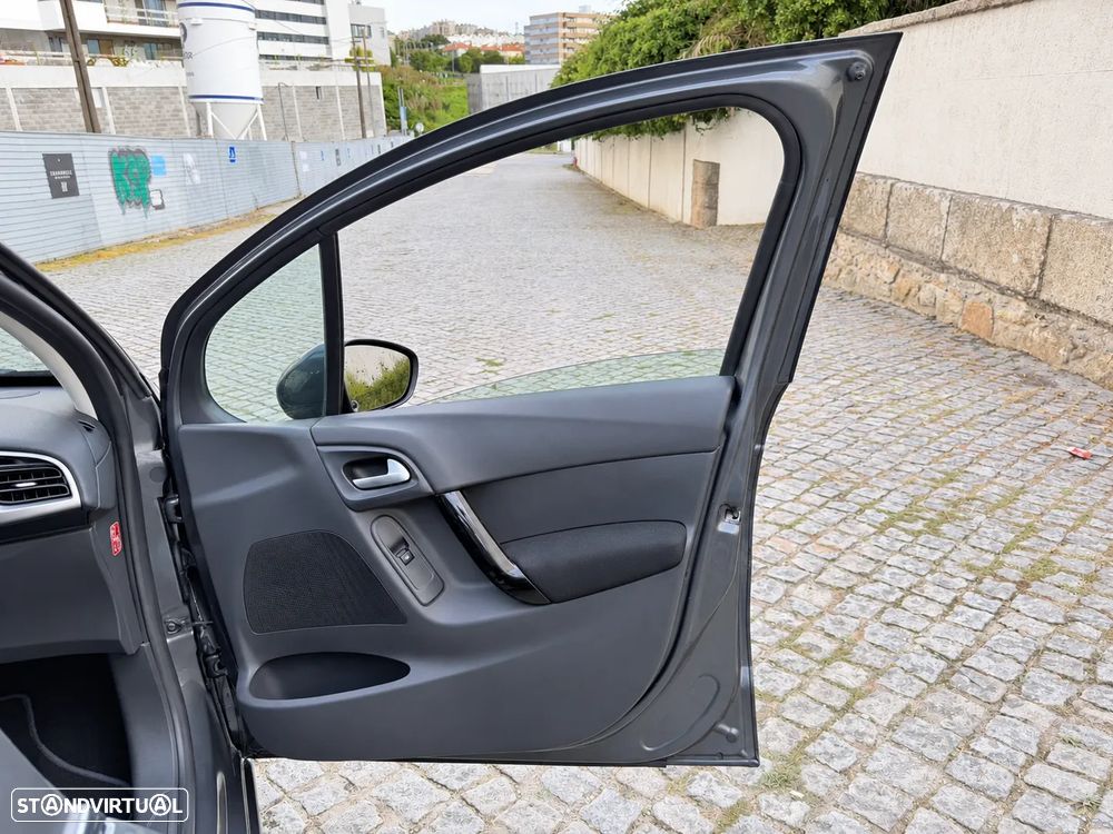 Citroën C3 1.6 BlueHDi Exclusive - 32