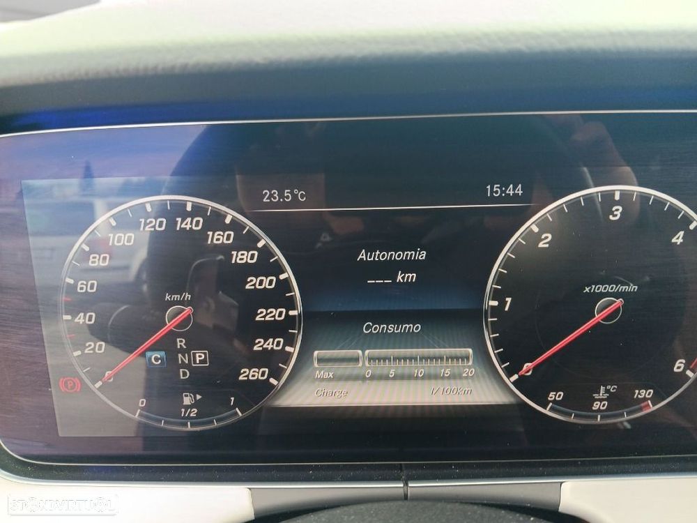 Mercedes-Benz E 220 d AMG Line - 13