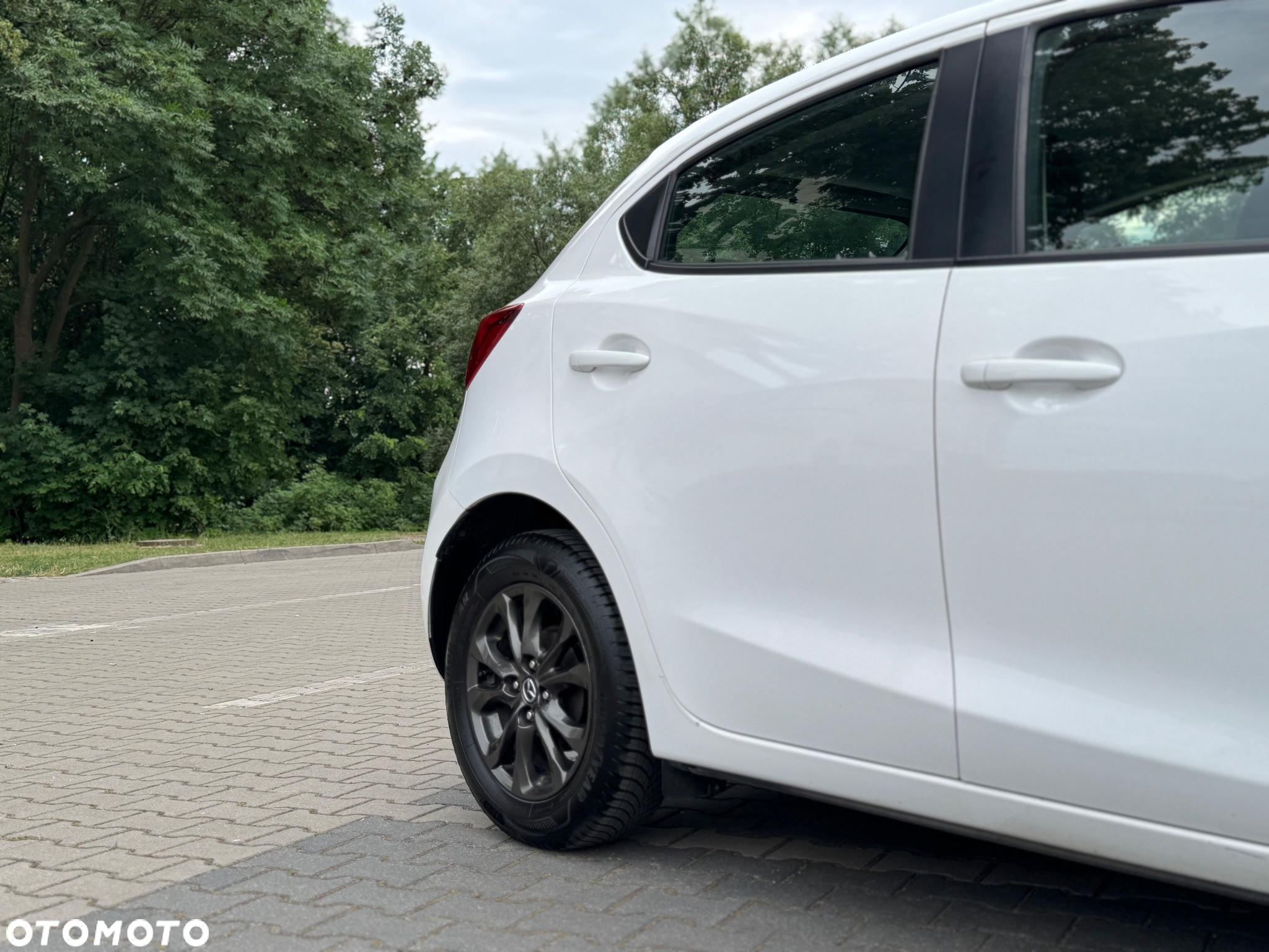 Mazda 2 - 8