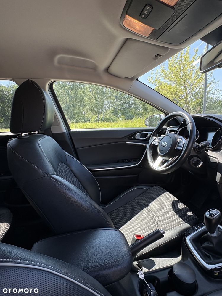 Kia Ceed 1.4 L - 17