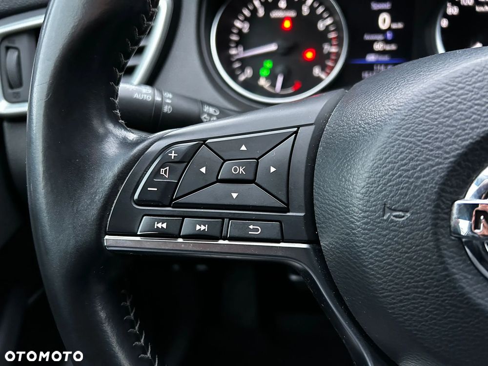 Nissan Qashqai 1.3 DIG-T TEKNA - 22