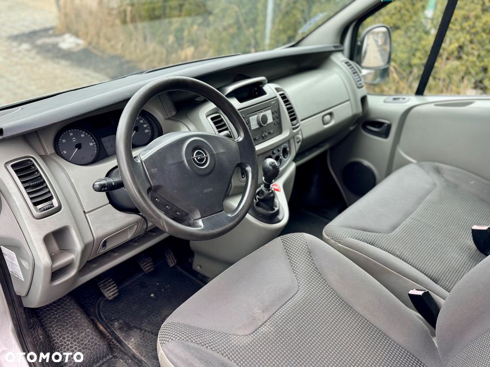 Opel Vivaro - 11