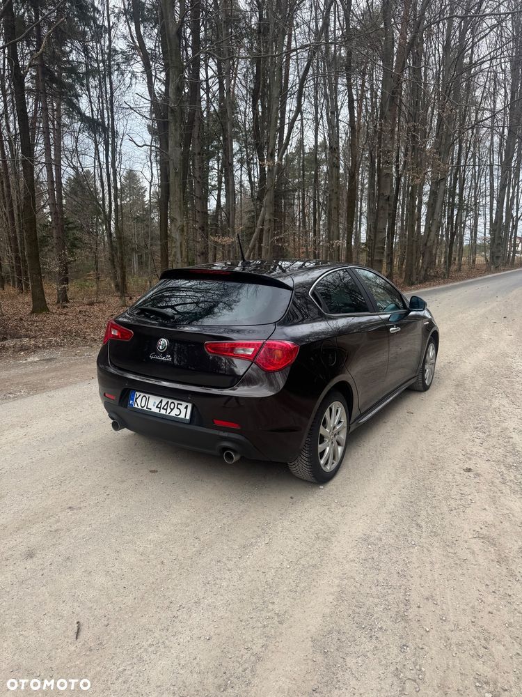 Alfa Romeo Giulietta 2.0 JTDM Exclusive - 6