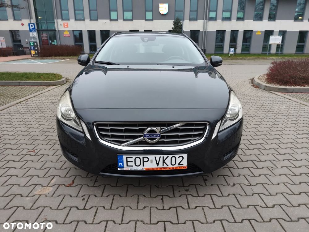 Volvo V60 D2 Momentum - 9