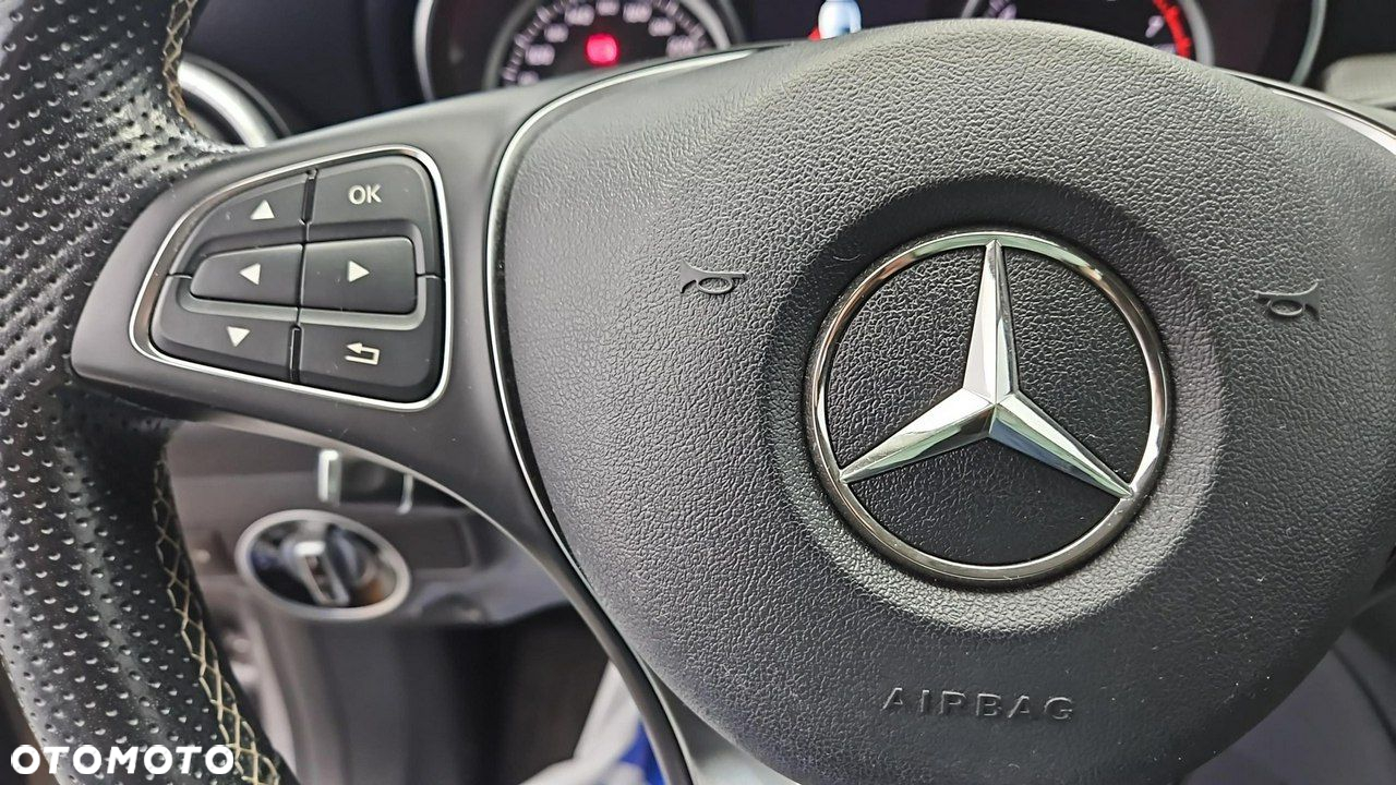 Mercedes-Benz CLA 180 7G-DCT Urban - 16