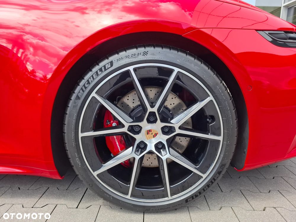 Porsche 911 Carrera 4S - 10