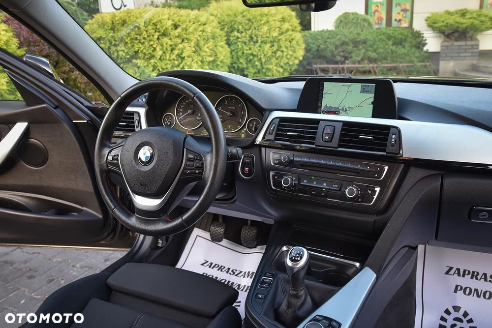 BMW Seria 3 318d Sport Line - 31