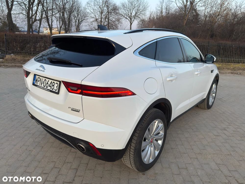 Jaguar E-Pace P250 AWD SE - 8