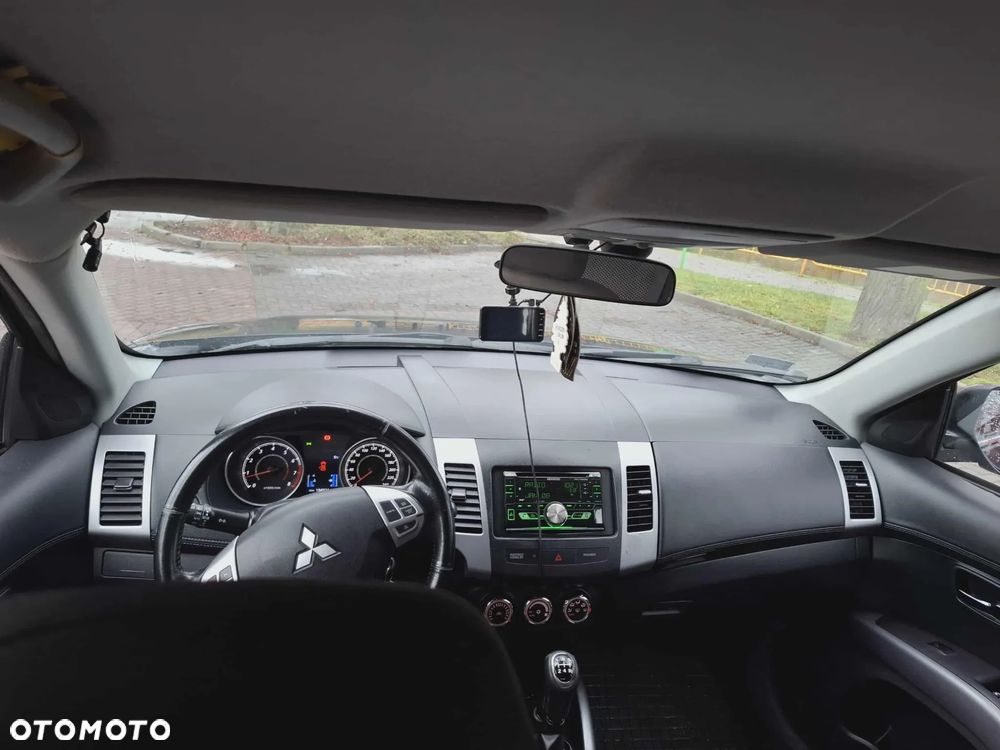 Mitsubishi Outlander 2.0 Intense 2WD EU5 - 5