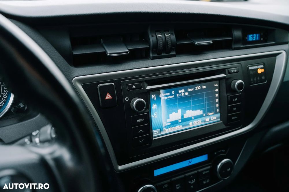 Toyota Auris - 13