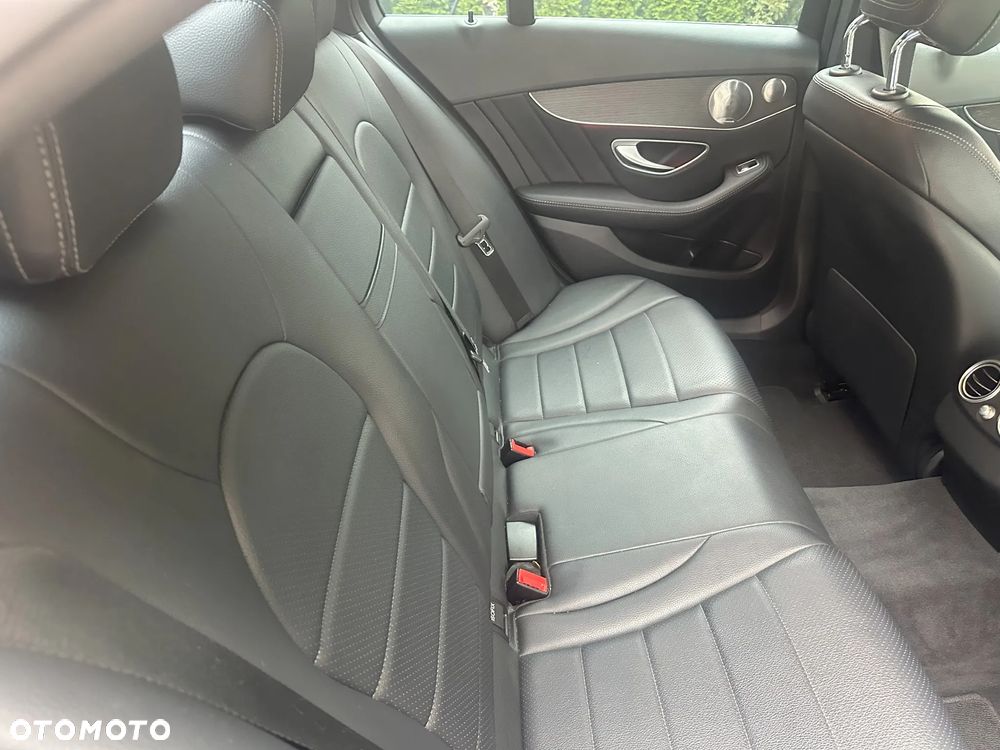 Mercedes-Benz Klasa C 300 4MATIC 9G-TRONIC - 28