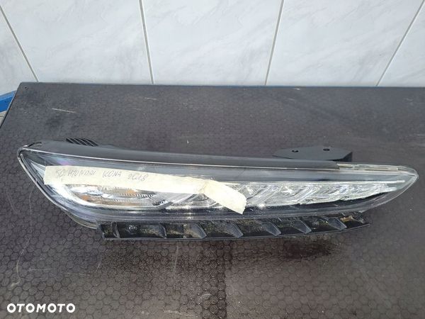 LAMPA PRAWY PRZÓD HYUNDAI KONA 92208-J90