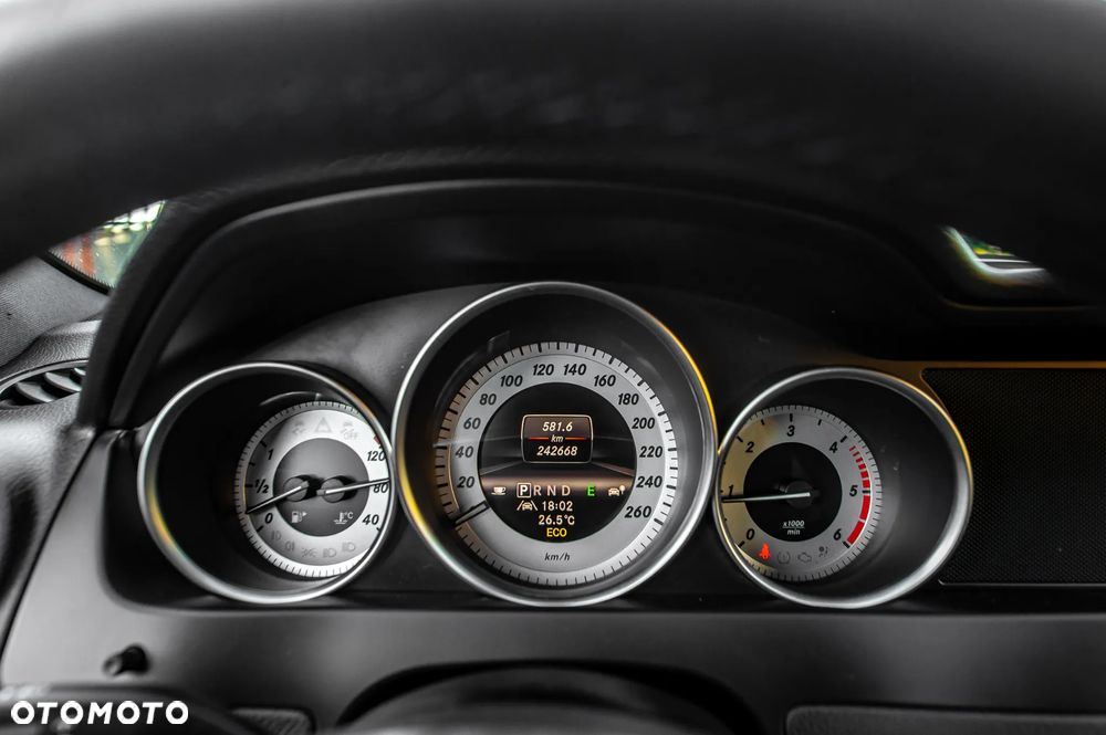 Mercedes-Benz Klasa C 250 CDI 4Matic 7G-TRONIC Avantgarde Edition - 25