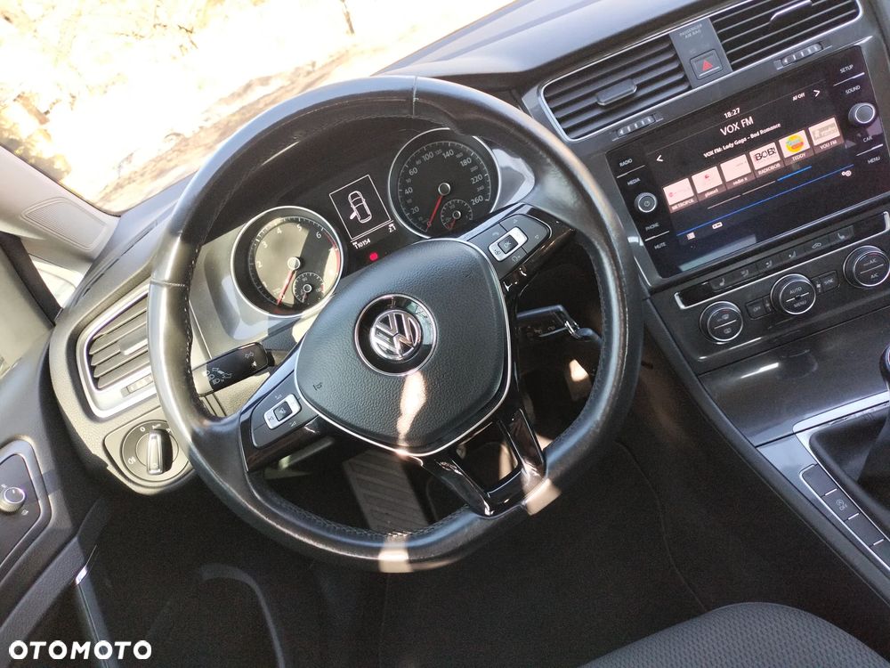 Volkswagen Golf 1.0 TSI BMT Comfortline - 25