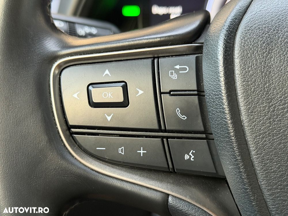 Lexus UX 250h 2.0L HEV 20H- (178 HP) 4X2 CVT Executive - 26