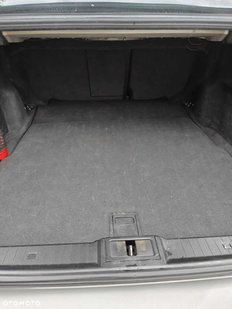 Mercedes-Benz Klasa E 320 CDI T Avantgarde - 10