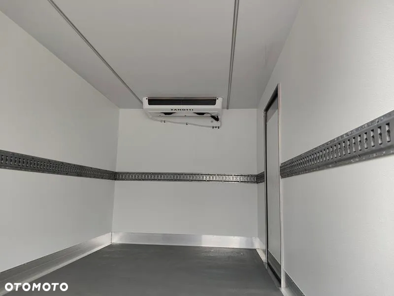 Renault Master Izoterma 8EP Agregat 230V + Grzanie Od Ręki - 7