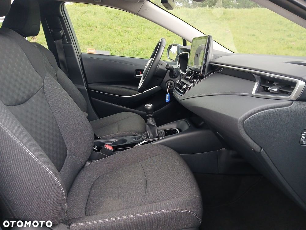 Toyota Corolla - 13