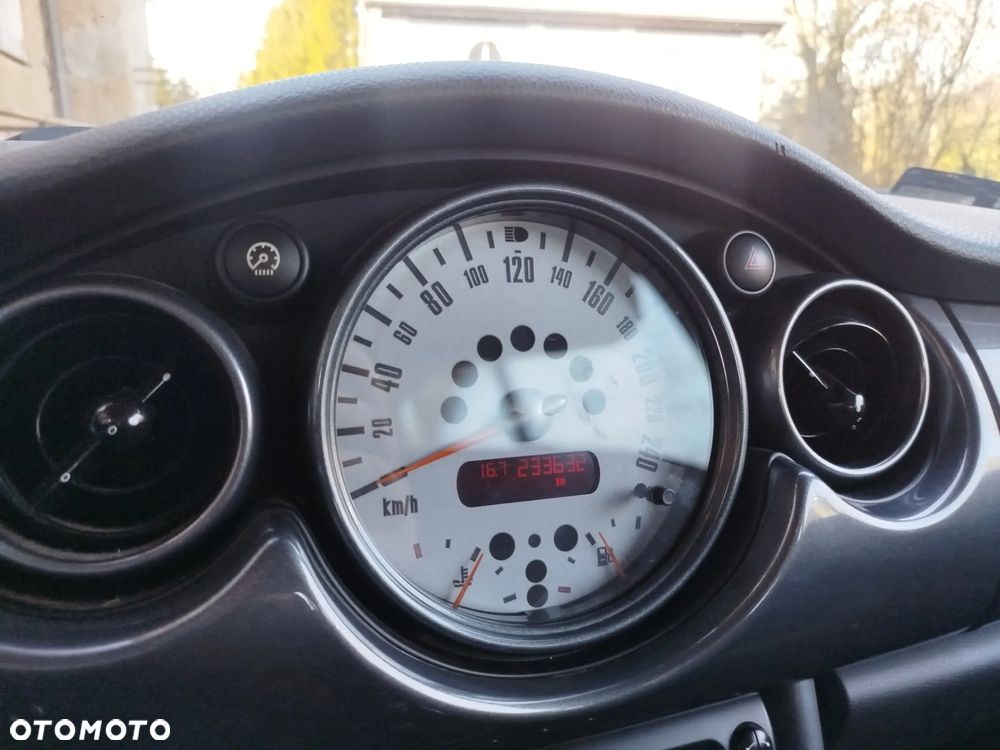 MINI Cooper Standard - 5