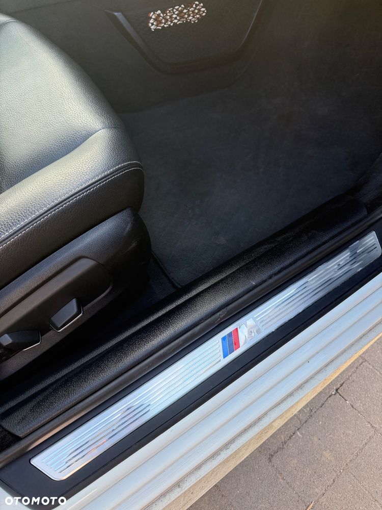 BMW Seria 5 528i xDrive - 17