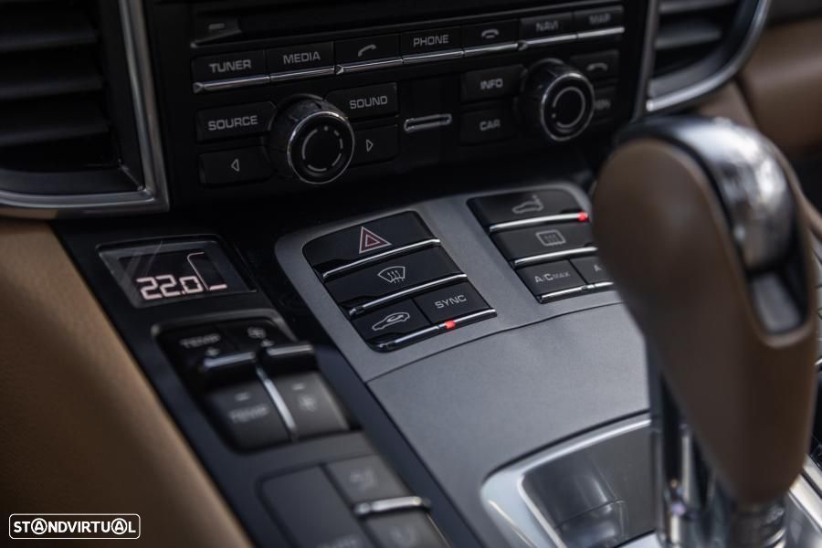 Porsche Panamera 4 Edition PDK - 47