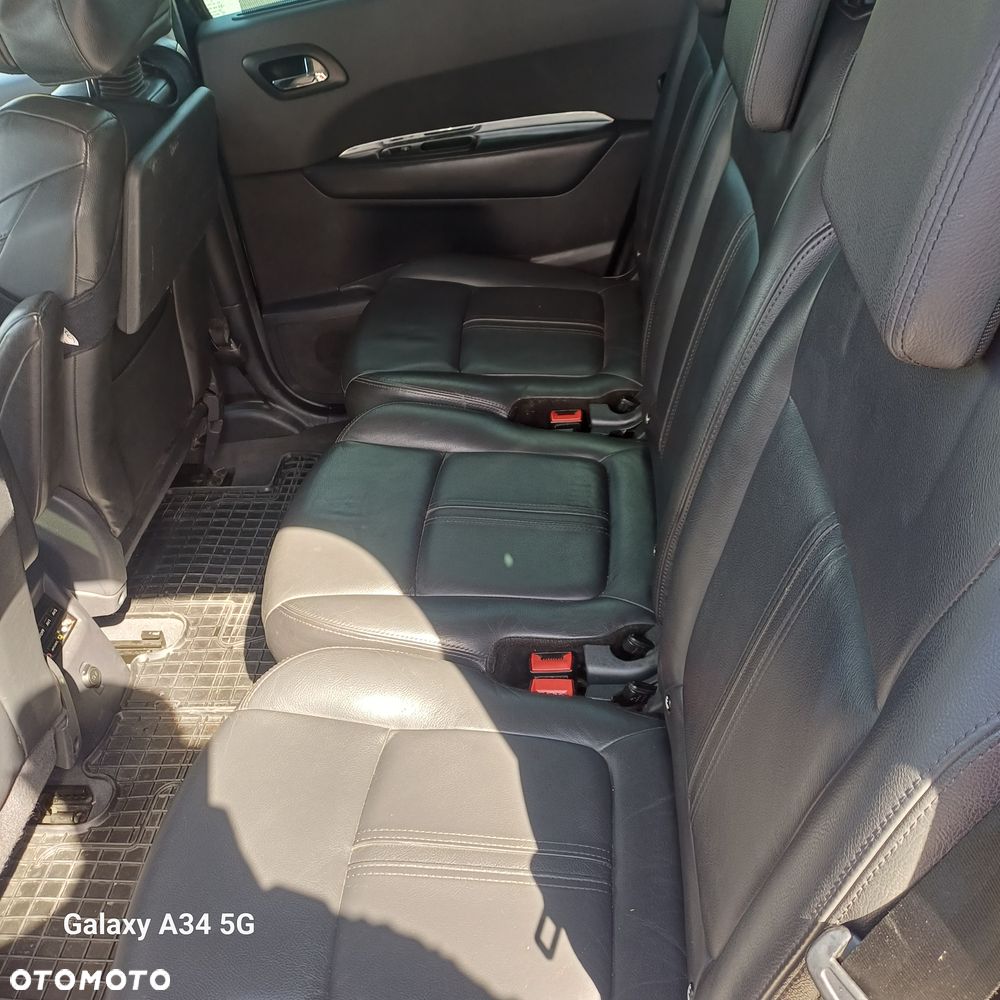 Peugeot 5008 2.0 HDi Premium + - 8