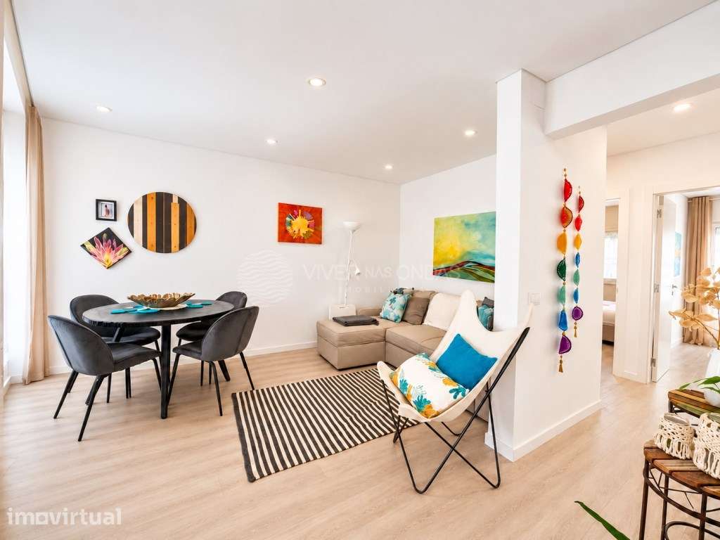 Andar de Moradia T2 remodelado em Santo António - Costa da Caparica