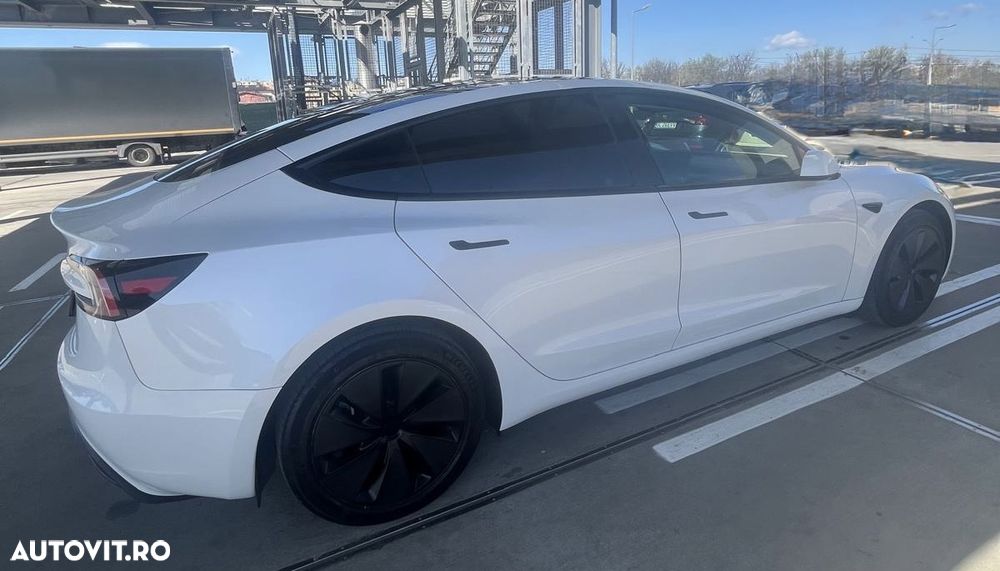 Tesla Model 3 - 6