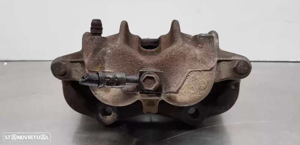 PINÇA TRAVÃO FRONTAL DIREITA NISSAN VANETTE CARGO FURGÃO 1999 -410007C000 - 3