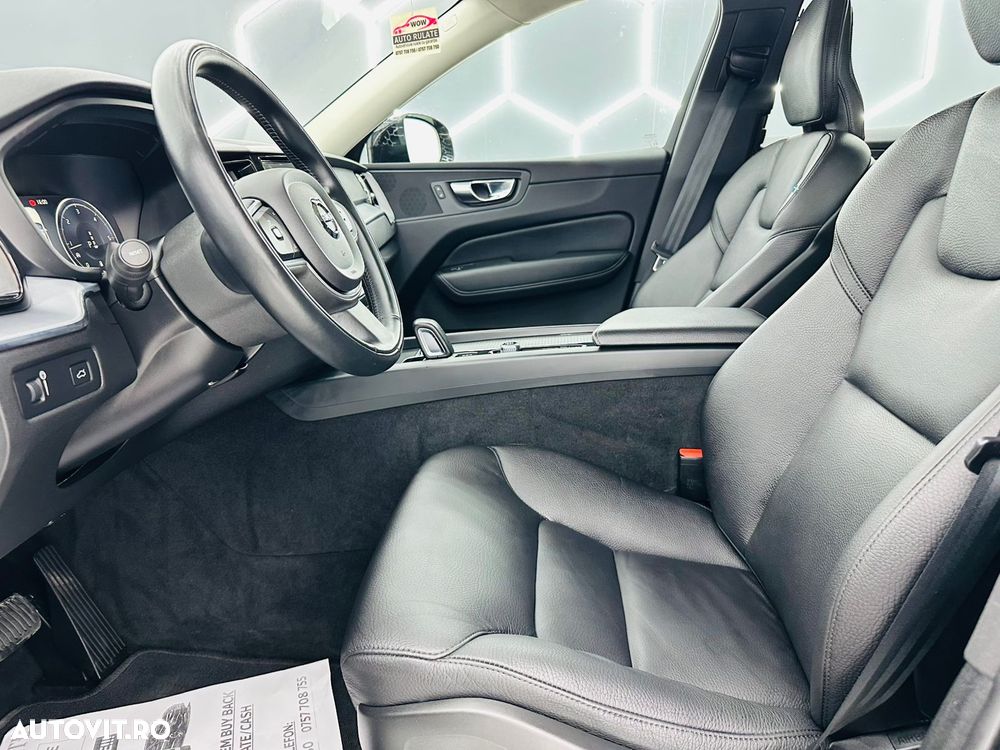 Volvo XC 60 B4 MHEV AT8 FWD Momentum Pro - 14