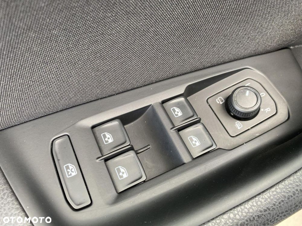 Volkswagen Passat - 12