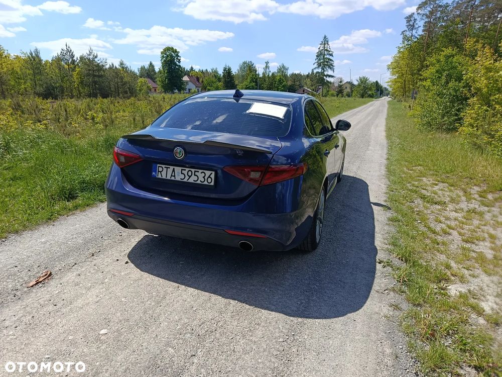 Alfa Romeo Giulia - 7
