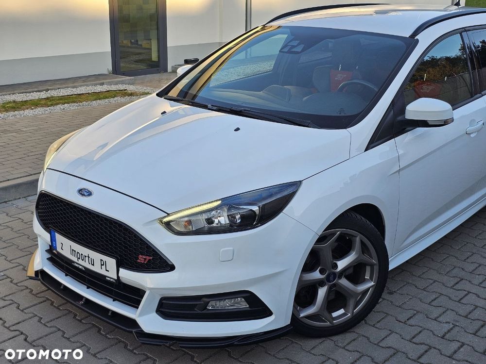 Ford Focus 2.0 EcoBoost ST mit Leder-Sport-Paket - 6