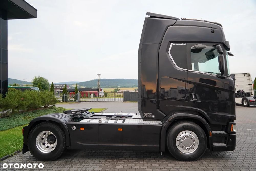 Scania S 580 / V8 / RETARDER / KLIMA POSTOJOWA / CAŁA NA PODUSZKACH / ALUFELGI / SKÓRY / - 10