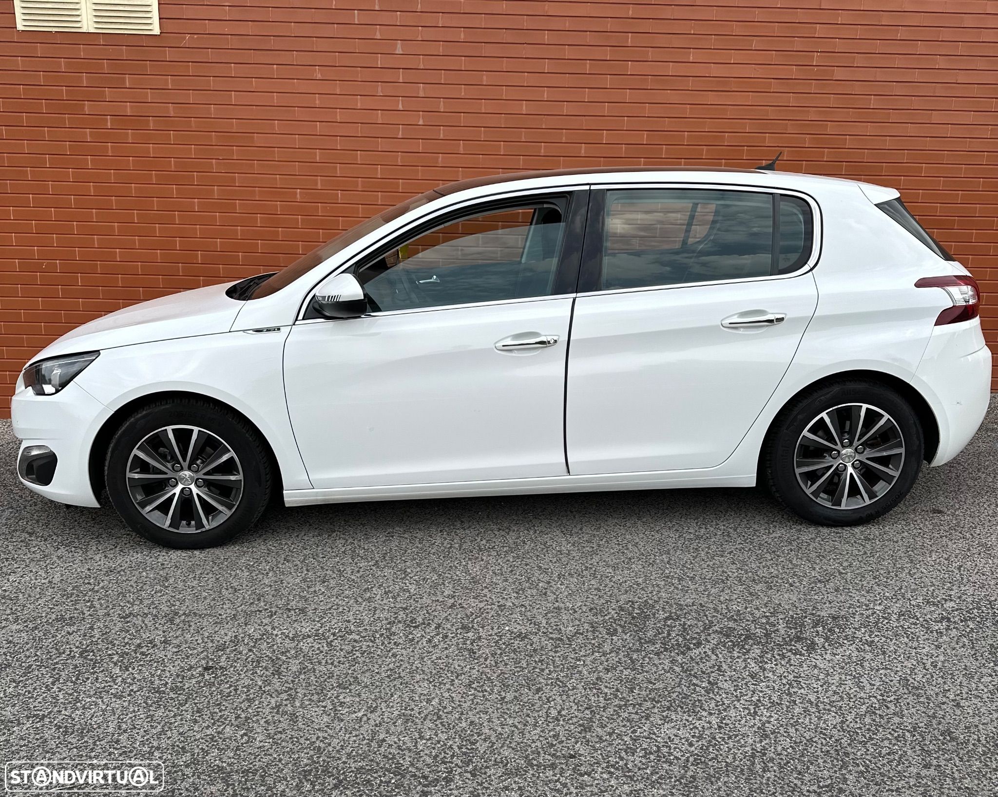 Peugeot 308 1.2 PureTech Business Line - 1