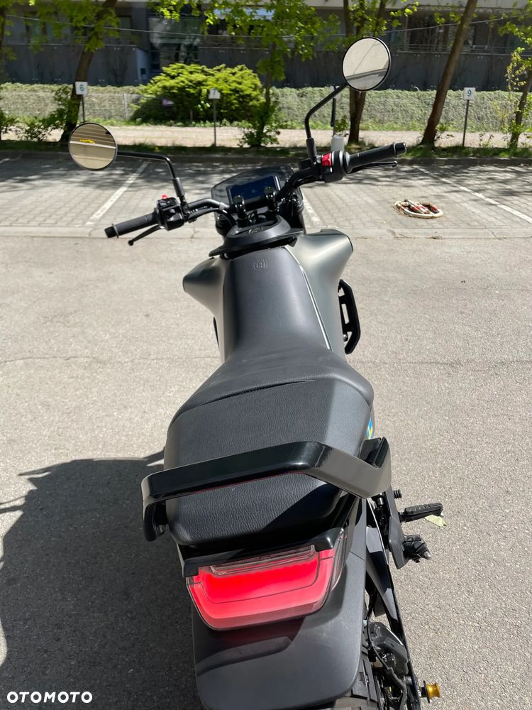 Husqvarna Svartpilen - 5