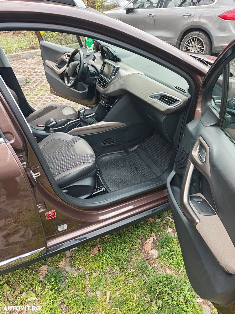 Peugeot 2008 1.2 VTi Allure - 9