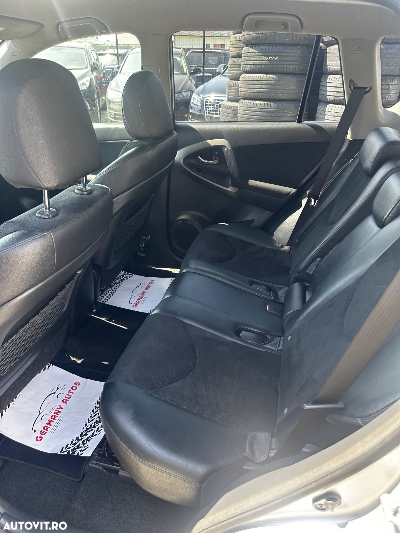 Toyota RAV4 - 12