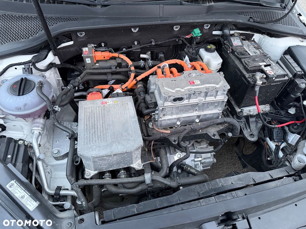 Volkswagen Golf e-Golf - 30