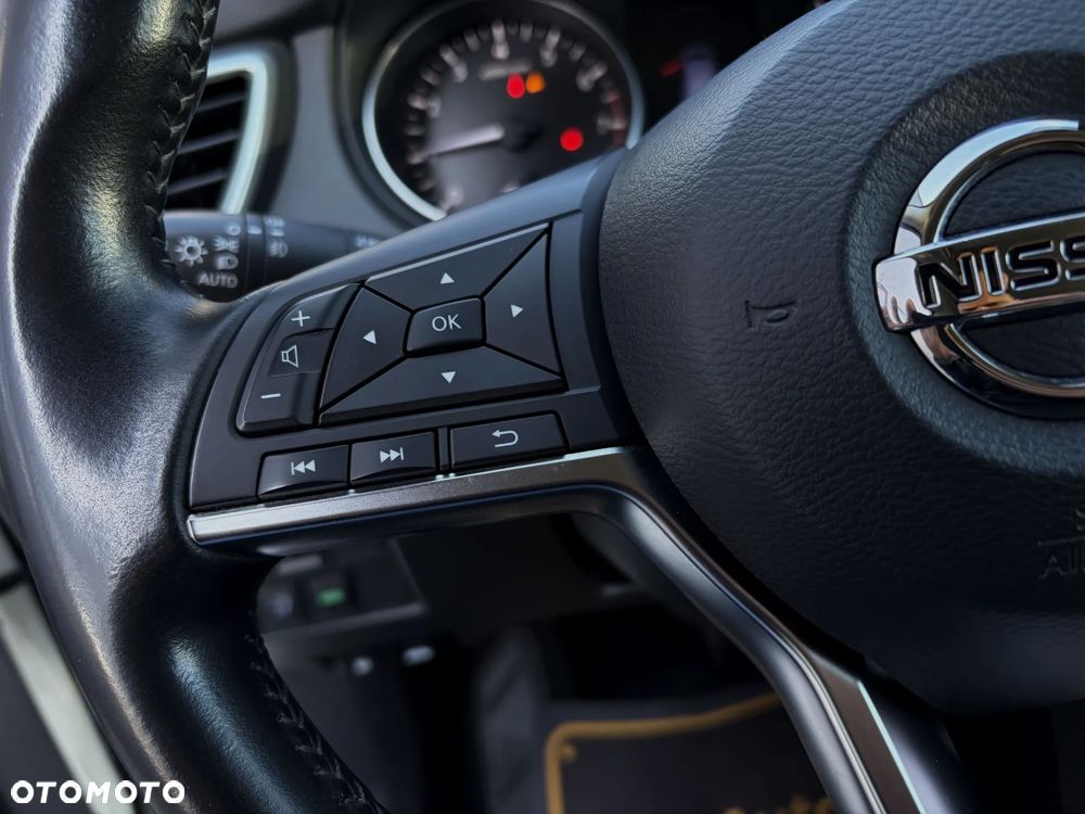 Nissan Qashqai 1.3 DIG-T N-Connecta DCT - 23
