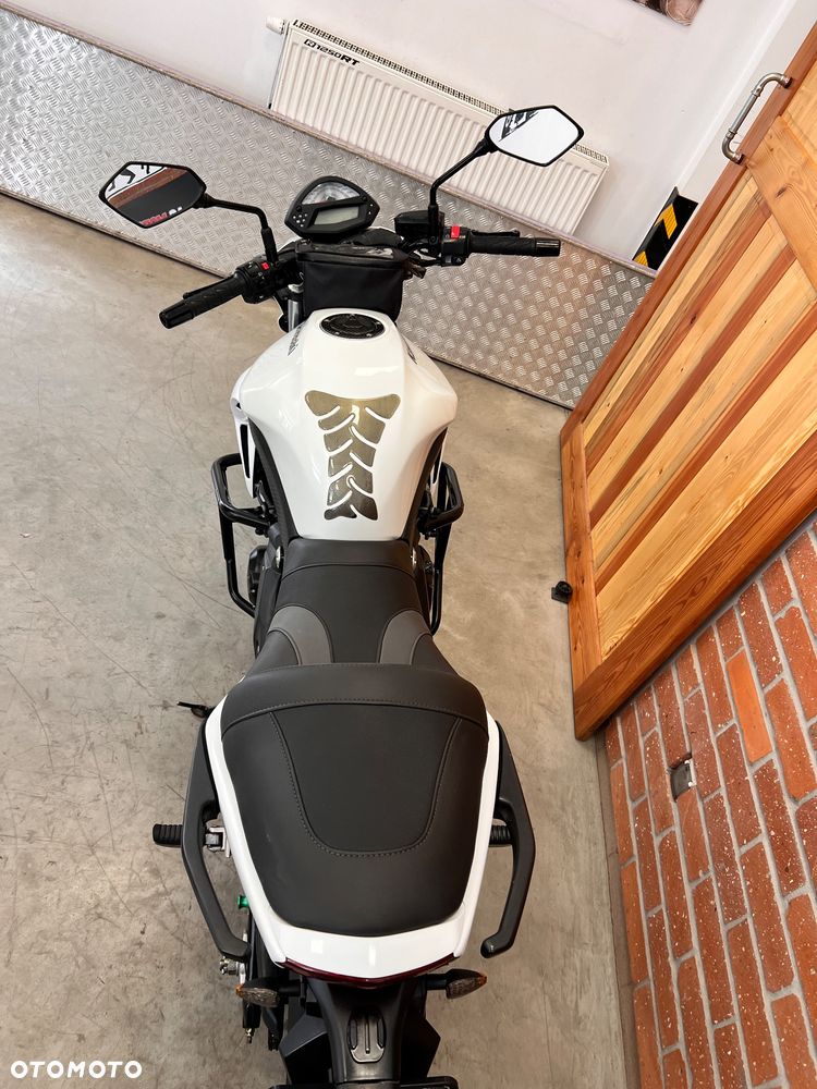 Kawasaki ER - 21