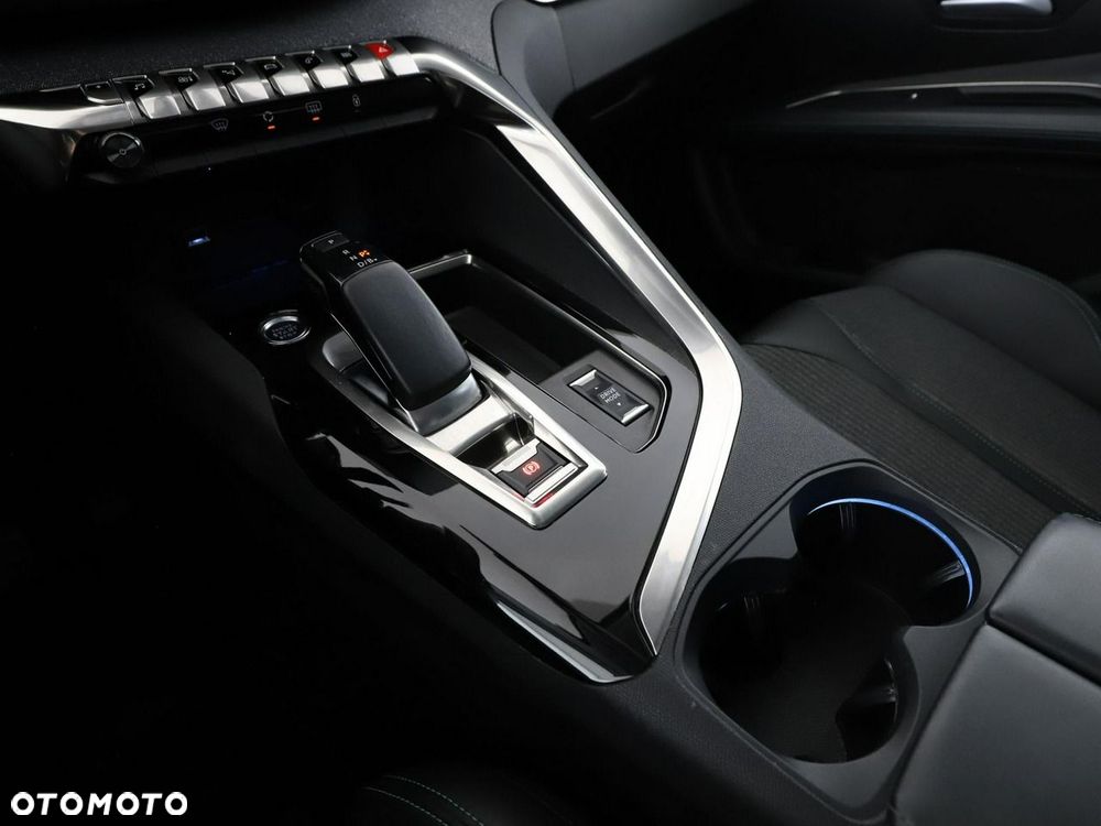 Peugeot 3008 225 e-EAT8 Allure Pack - 31