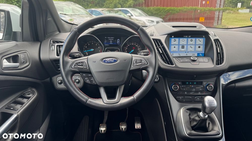 Ford Kuga 1.5 EcoBoost 2x4 ST-Line - 34