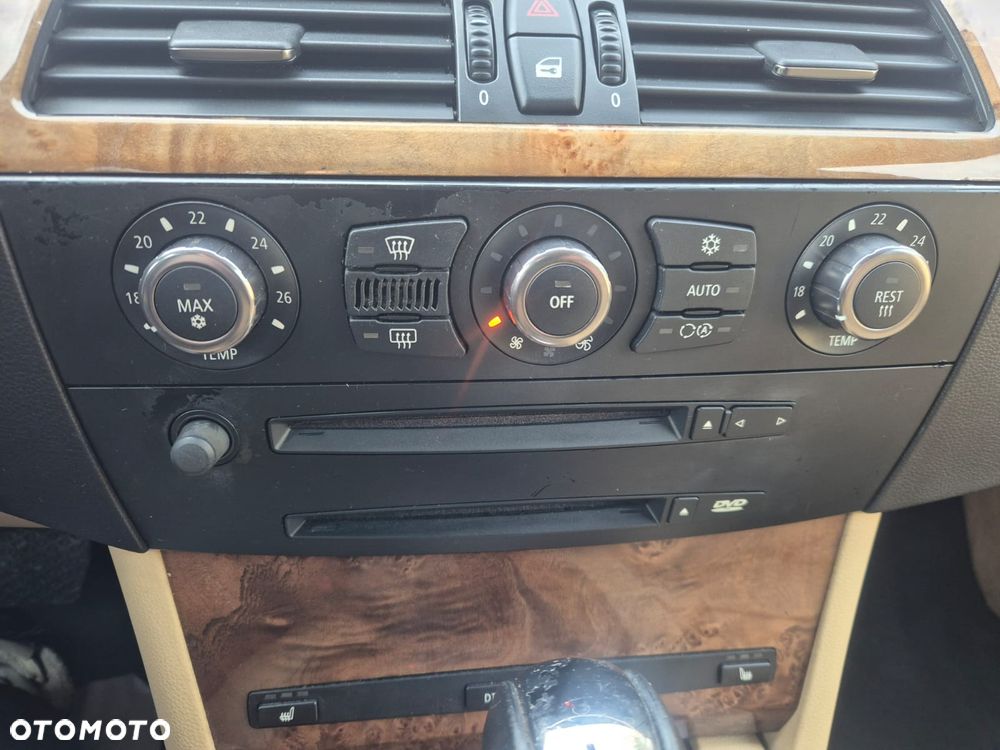 BMW Seria 5 525xi - 19