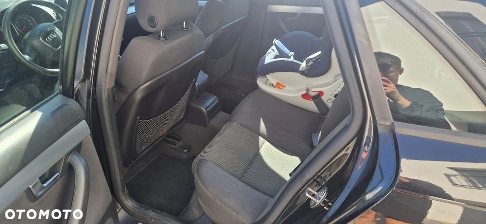 Audi A4 Limousine - 11