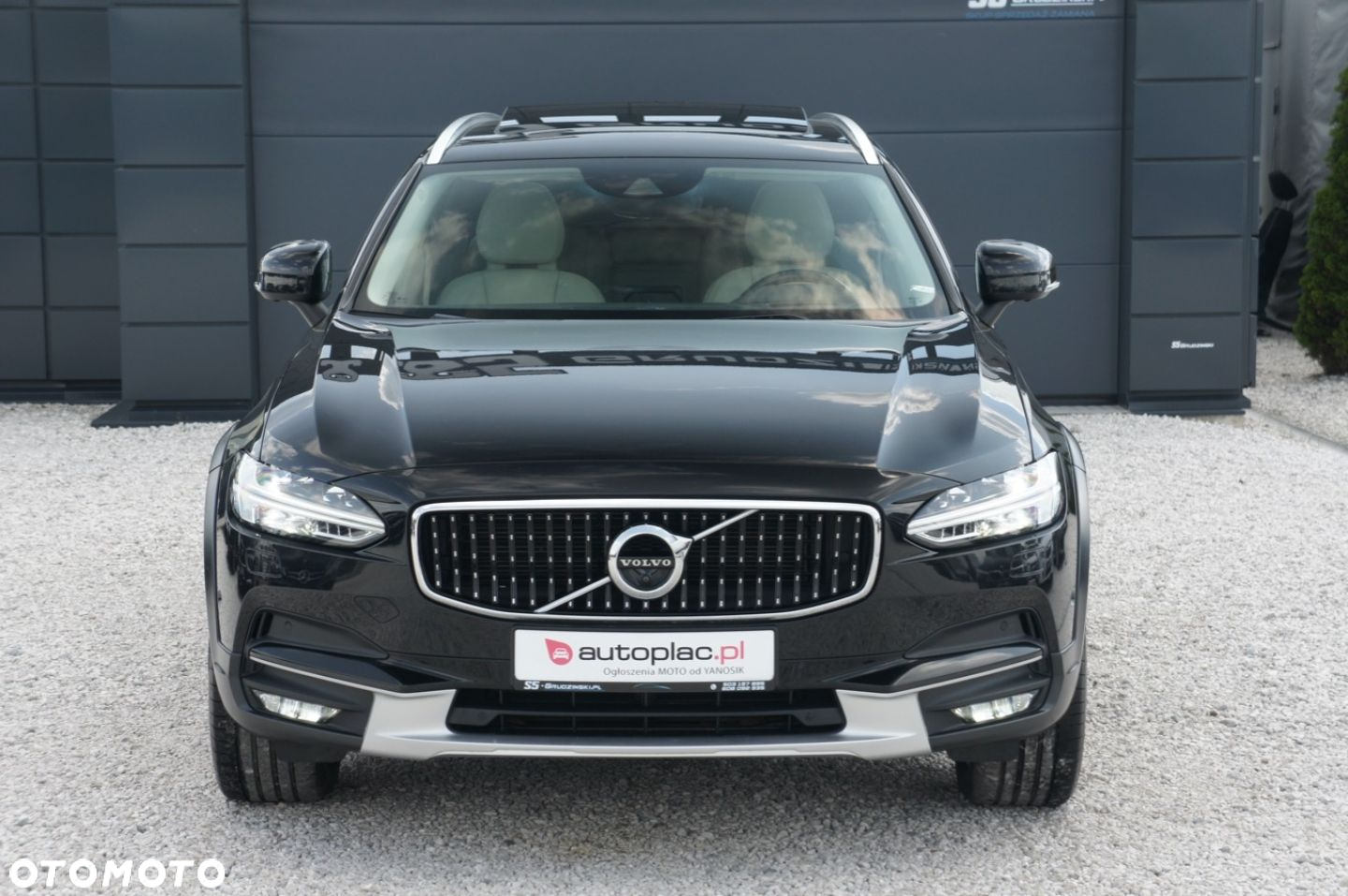 Volvo V90 Cross Country - 3