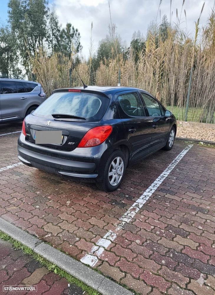 Peugeot 207 1.4 HDi Urban - 1